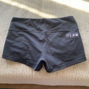 Fleo - Black Classic - Size Small